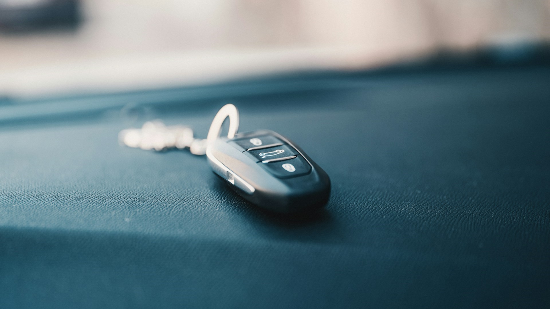 Доля отказов на автокредиты в РФ в марте снизилась на 6,8 п.п.