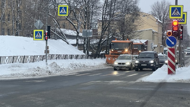 Коммунальные и дорожные службы Петербурга заявили о готовности к зиме   