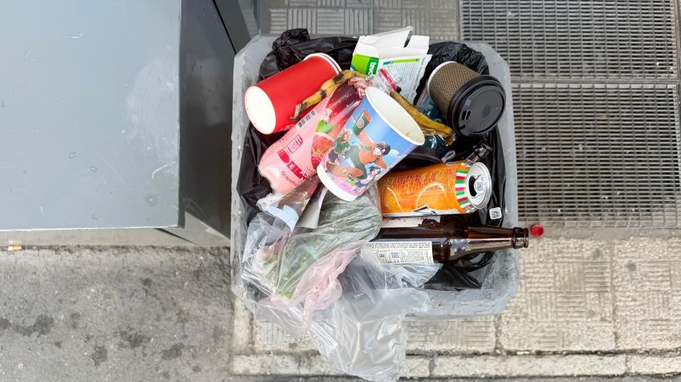 Нейросеть научат находить переполненные урны у входов в ТЦ Петербурга