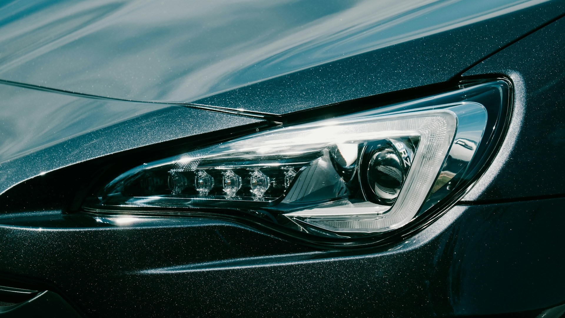 В Петербурге перестали продавать новые Solaris HS