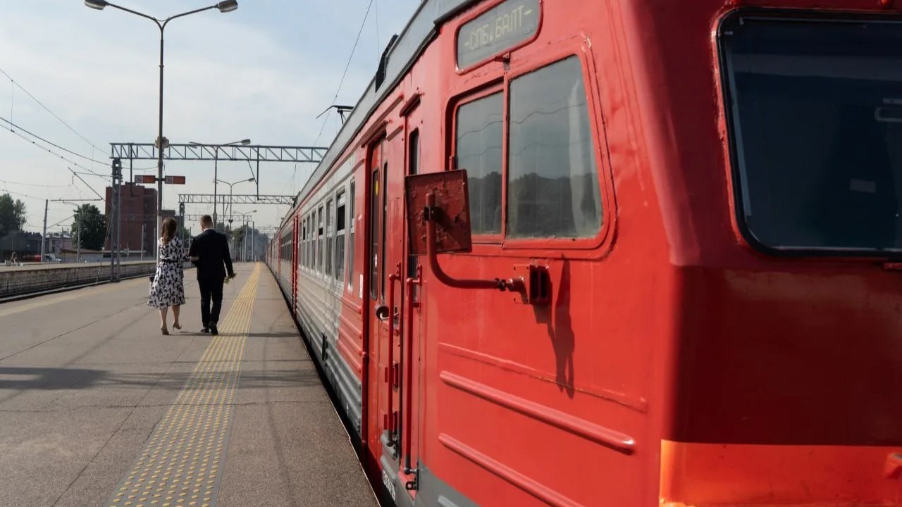 Пригородные электропоезда окончательно убрали с Московского вокзала Петербурга