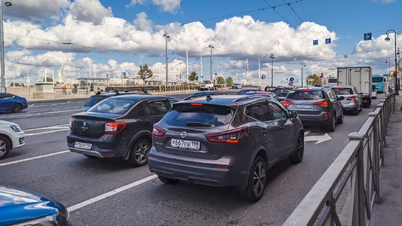 Автомобилисты Петербурга оказались одними из самых ответственных страхователей в России