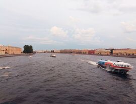 В Петербурге запустили новый регулярный водный маршрут по Неве