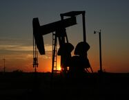 Цена нефти Brent опустилась ниже $87 за баррель впервые с 1 апреля