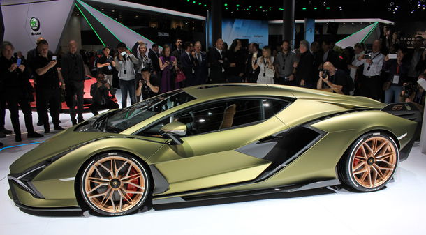 Lamborghini отказалась от участия в автовыставках