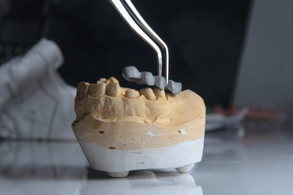 КИРИЛЛ КОСТИН: Наличие у клиники зуботехнической лаборатории со временем станет стандартом