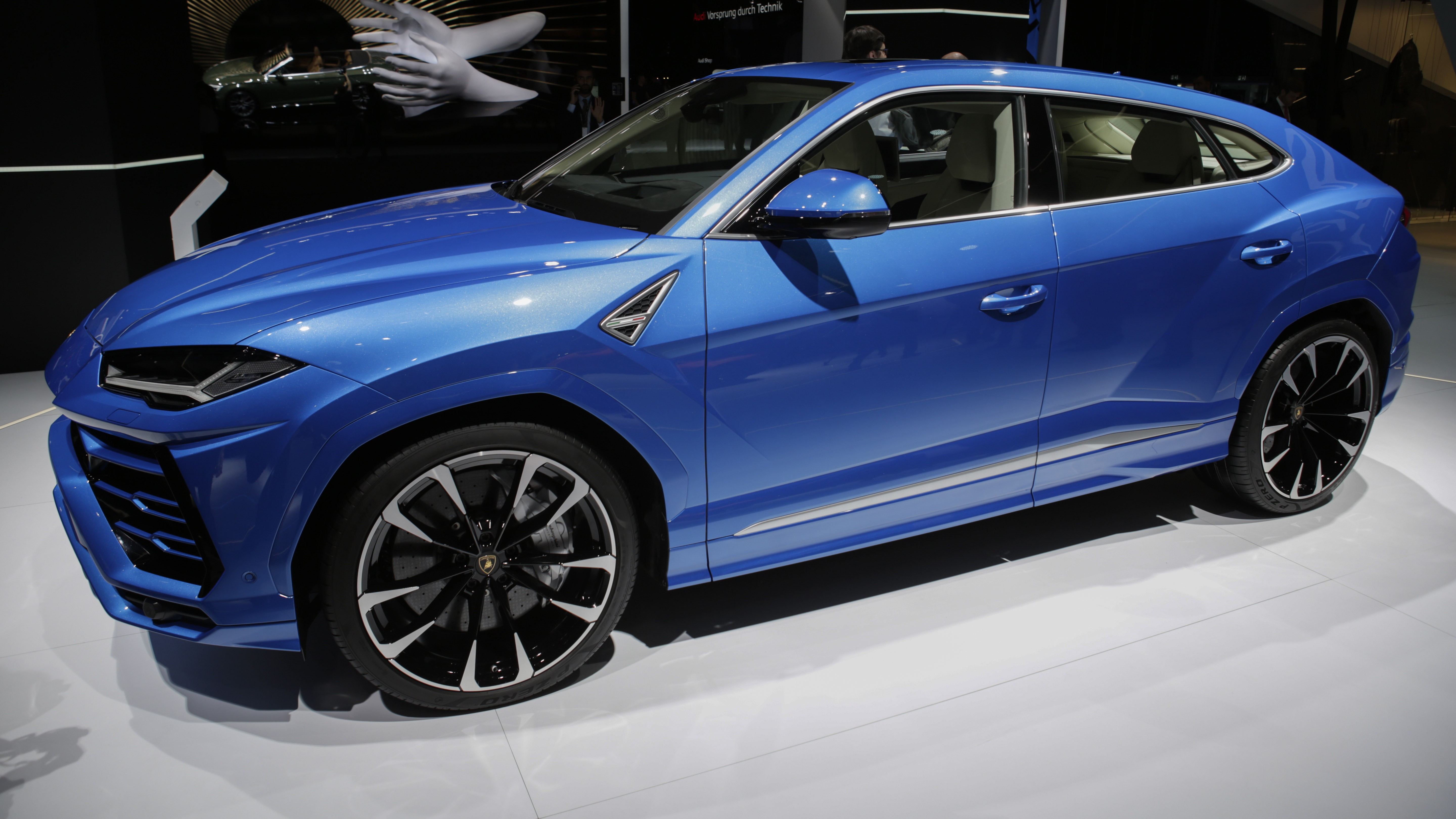 Рынок новых люксовых автомобилей в РФ сохраняет высокий рост