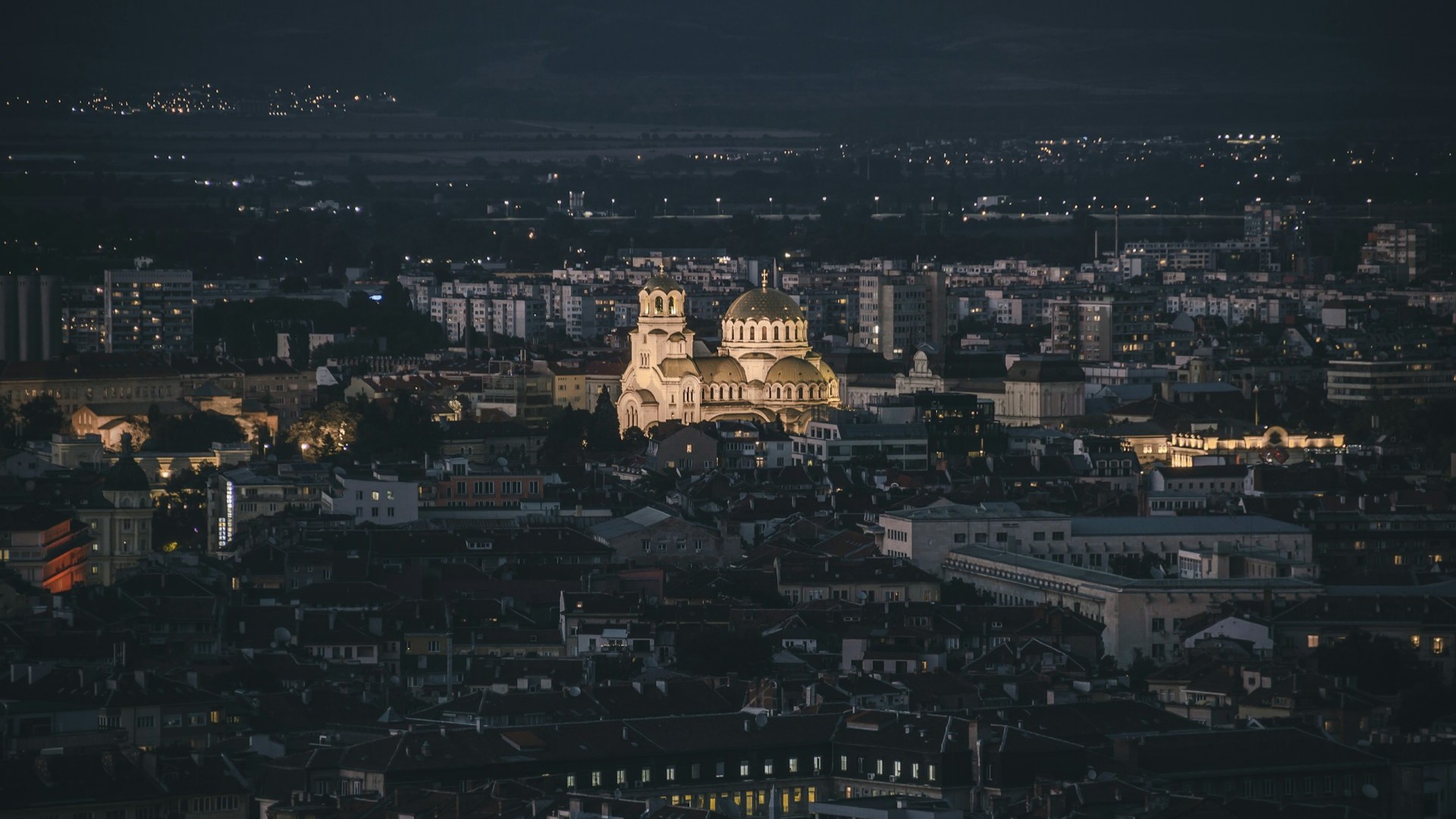 Как политика бьет по рынкам недвижимости осенью 2025 года