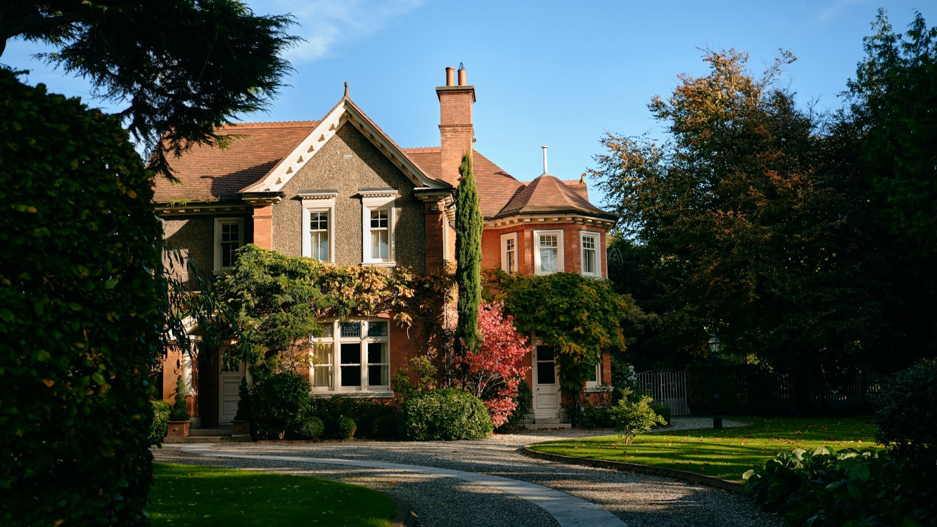 Правительство согласилось ускорить продажу изъятой у коррупционеров недвижимости