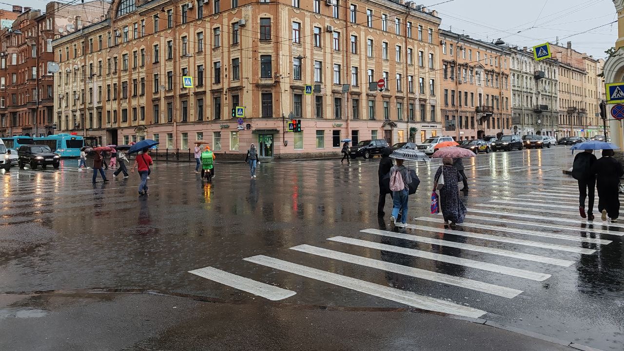 В Петербурге объявлен «желтый» уровень опасности из-за грозы и дождя
