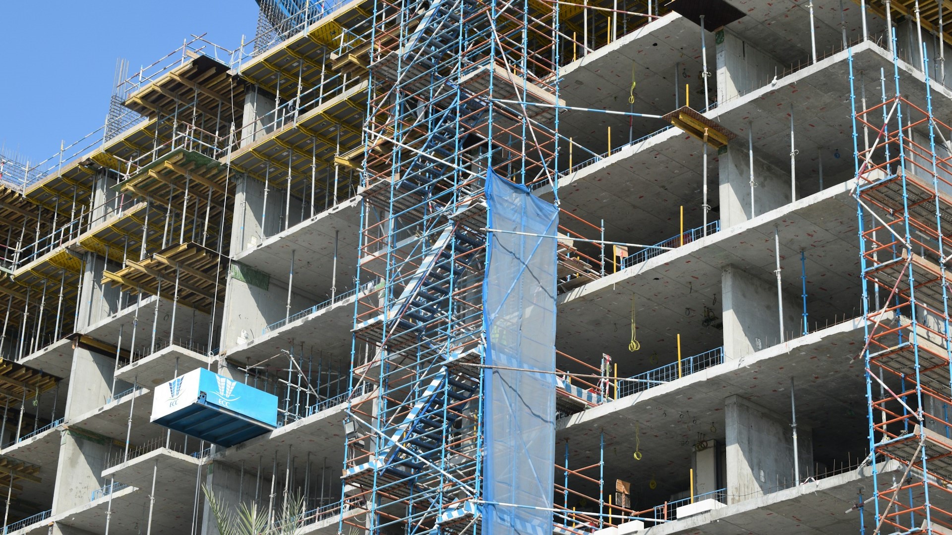 Разрыв цен между новостройками и вторичным жильем в России достиг 84%