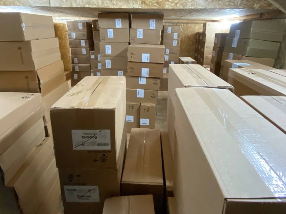 Псковские таможенники обнаружили более 700 тысяч пачек немаркированных сигарет