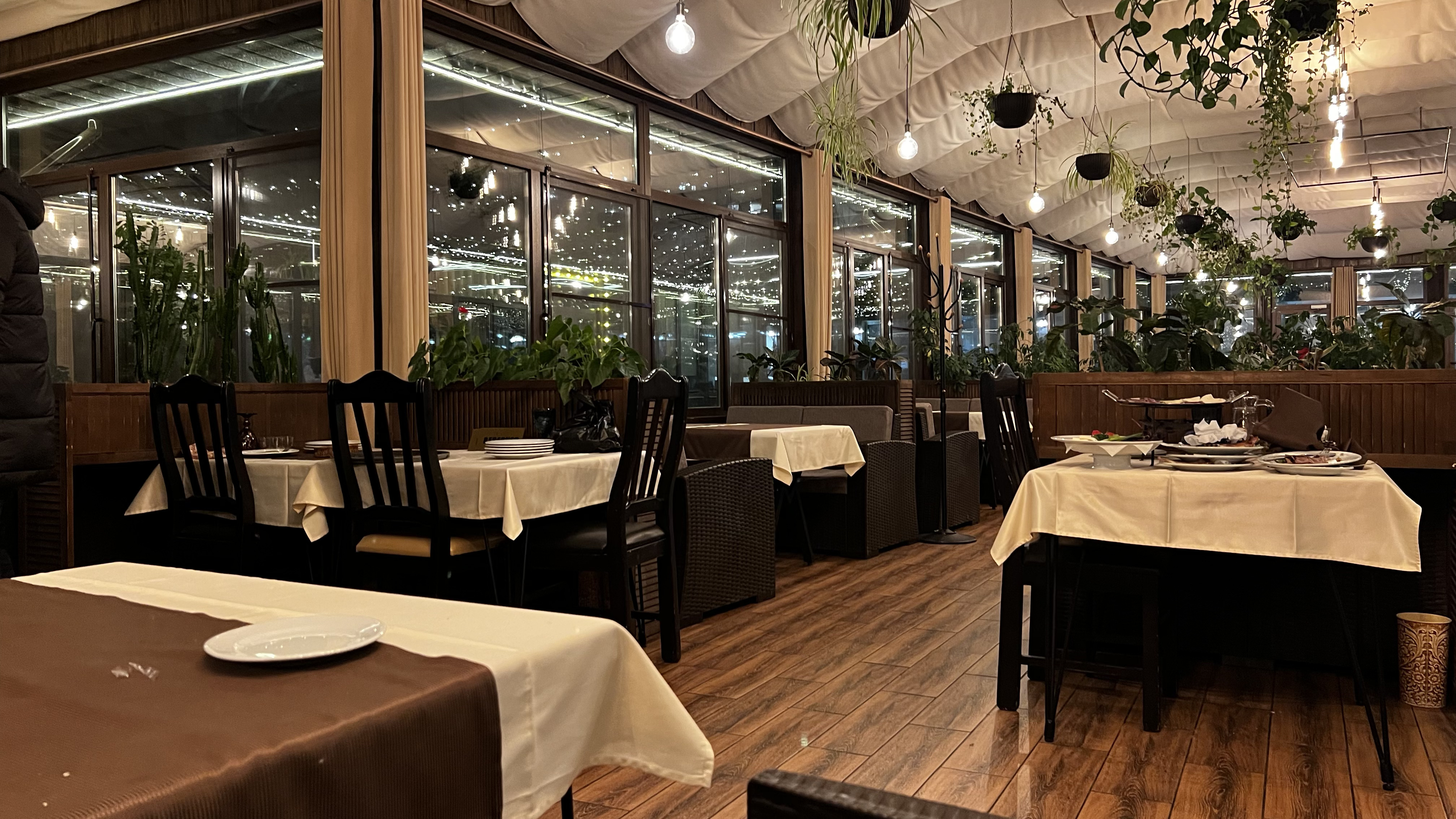 Общепит Петербурга недосчитался 8% посетителей по итогам первого квартала 2026 года