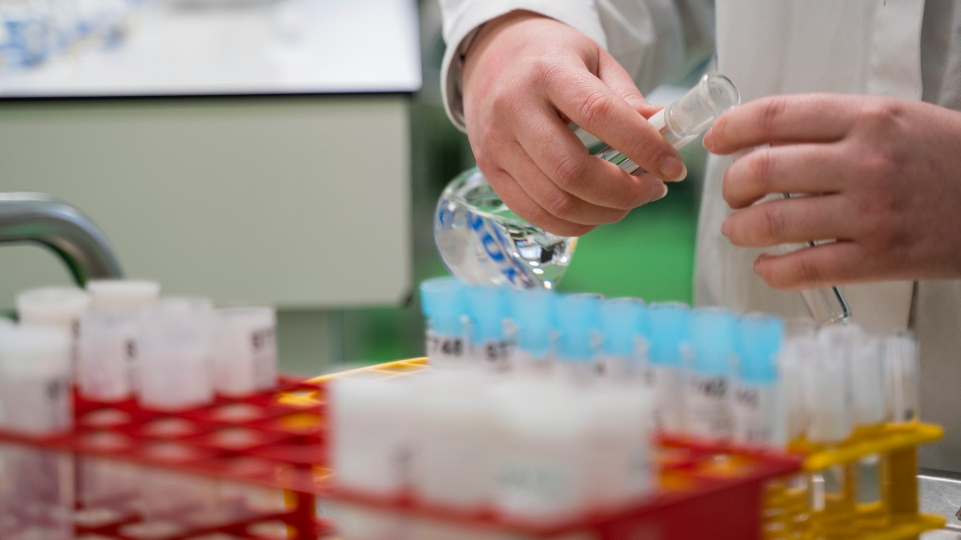 Петербургских школьников и студентов хотят обязать сдавать анализы на наркотики 