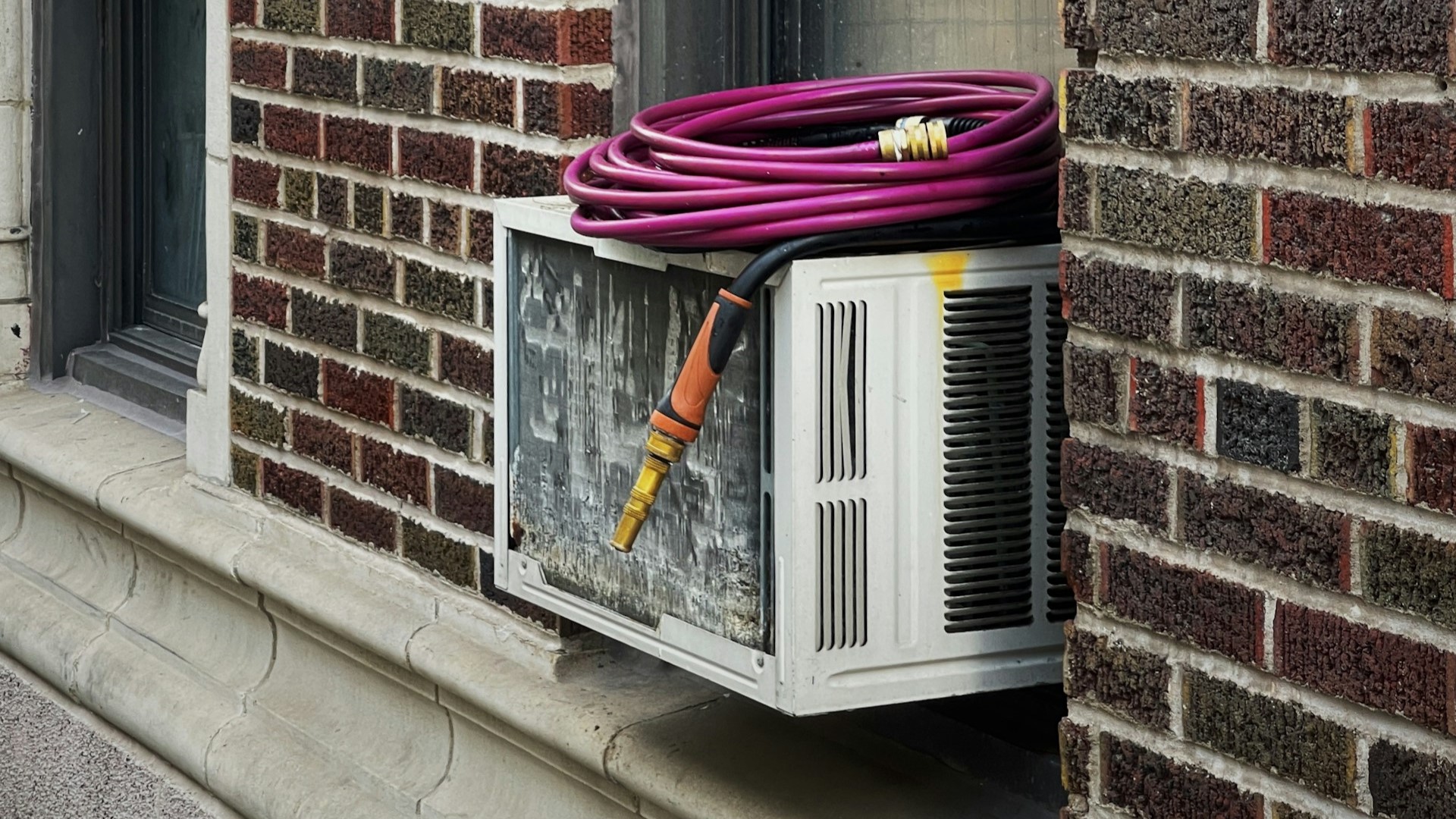 Зарплата монтажников систем вентиляции в Петербурге выросла на 21%