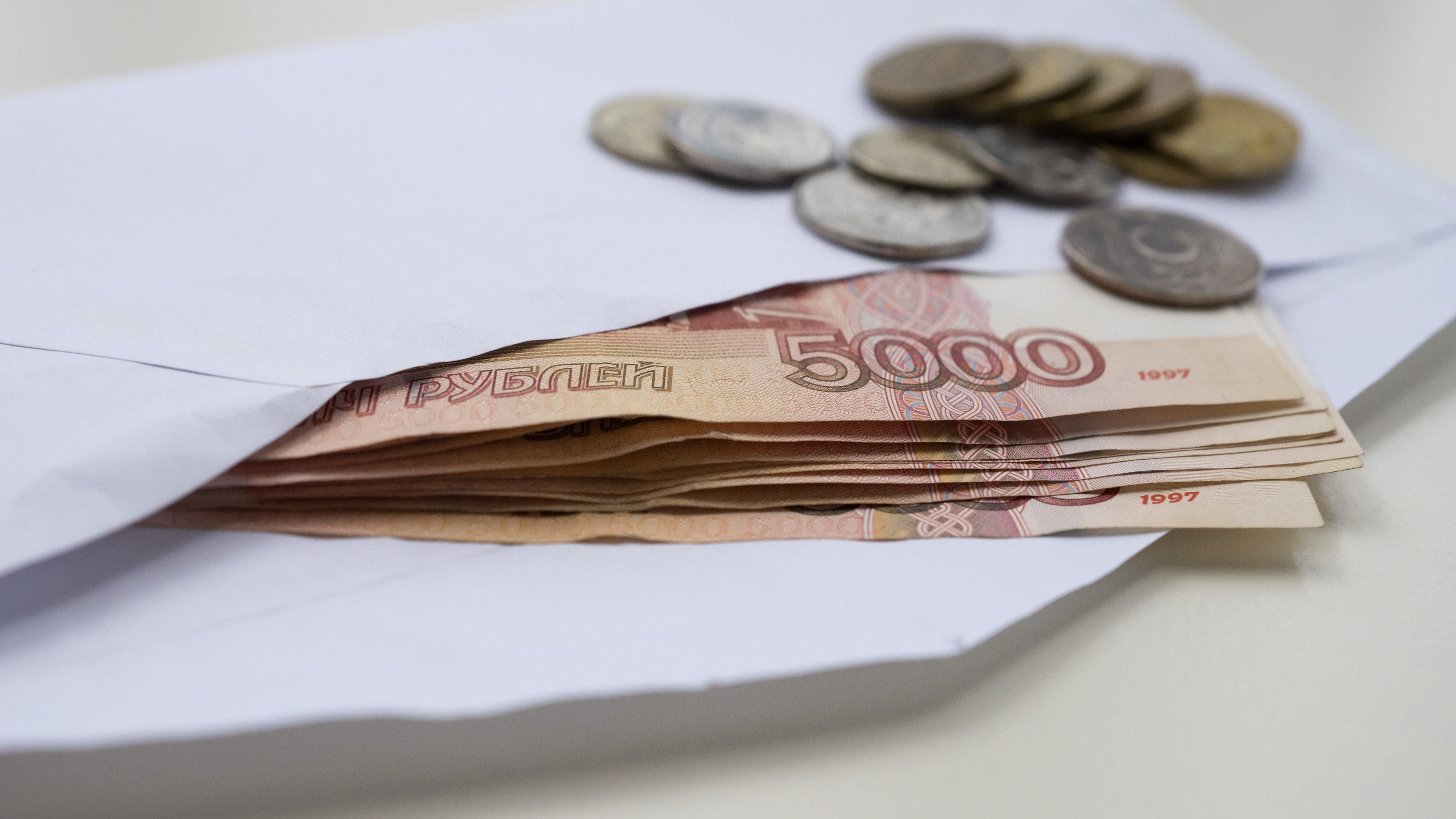 Треть петербуржцев готова согласиться на зарплату в конверте