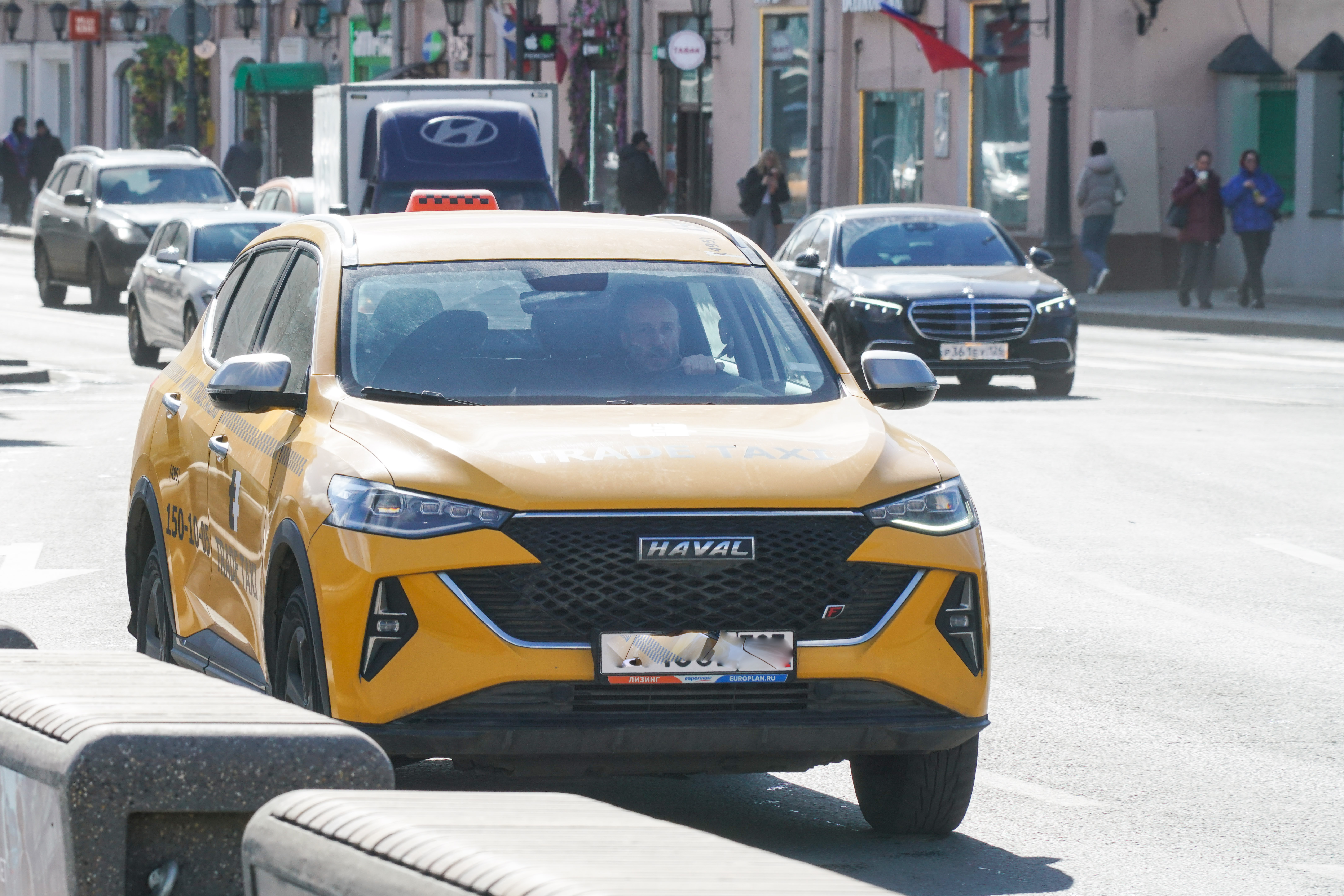 Автомобили Haval и Tenet допустят к использованию в такси
