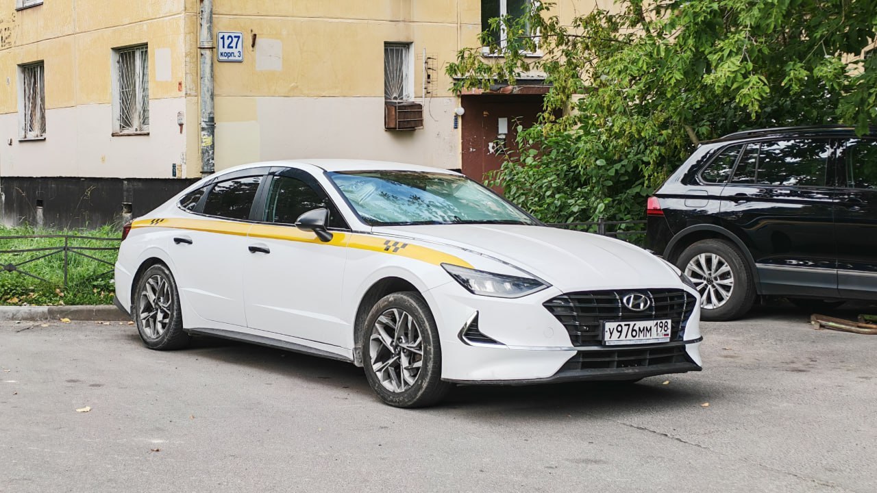 В реестр легковых такси Петербурга внесли более 13 тыс. новых автомобилей