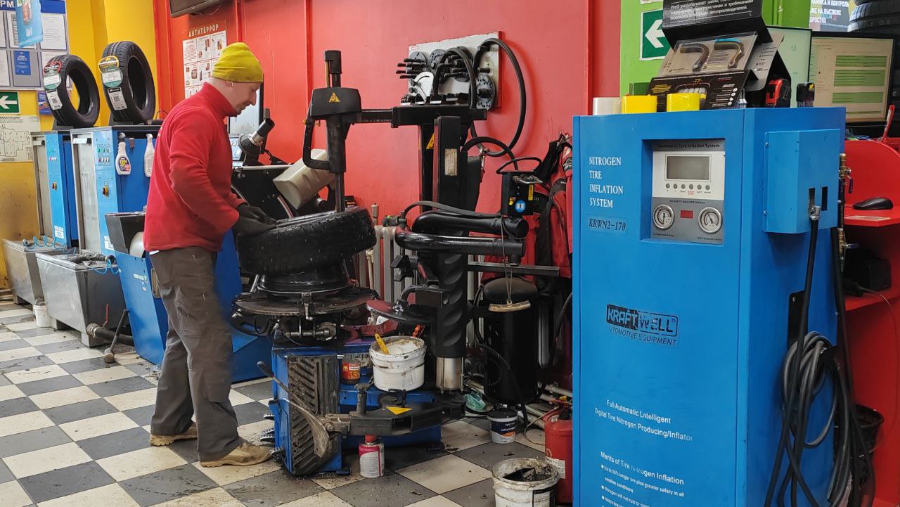 Автосервисы Петербурга вынуждены поднимать цены из-за падения выручки 