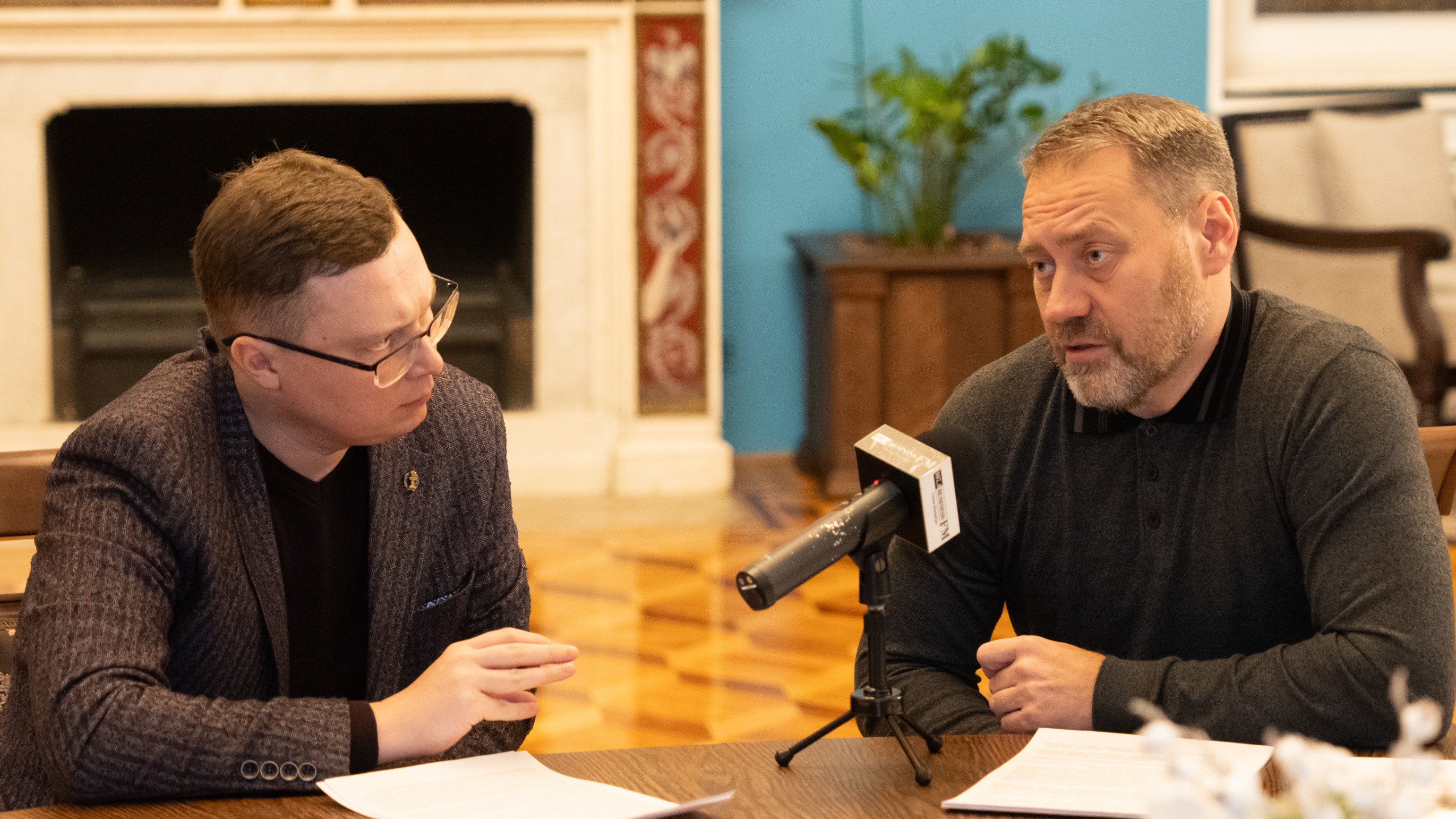 Спикер ЗакСа Бельский: про парковки, «наливайки», мигрантов, КРТ и «Ленфильм»