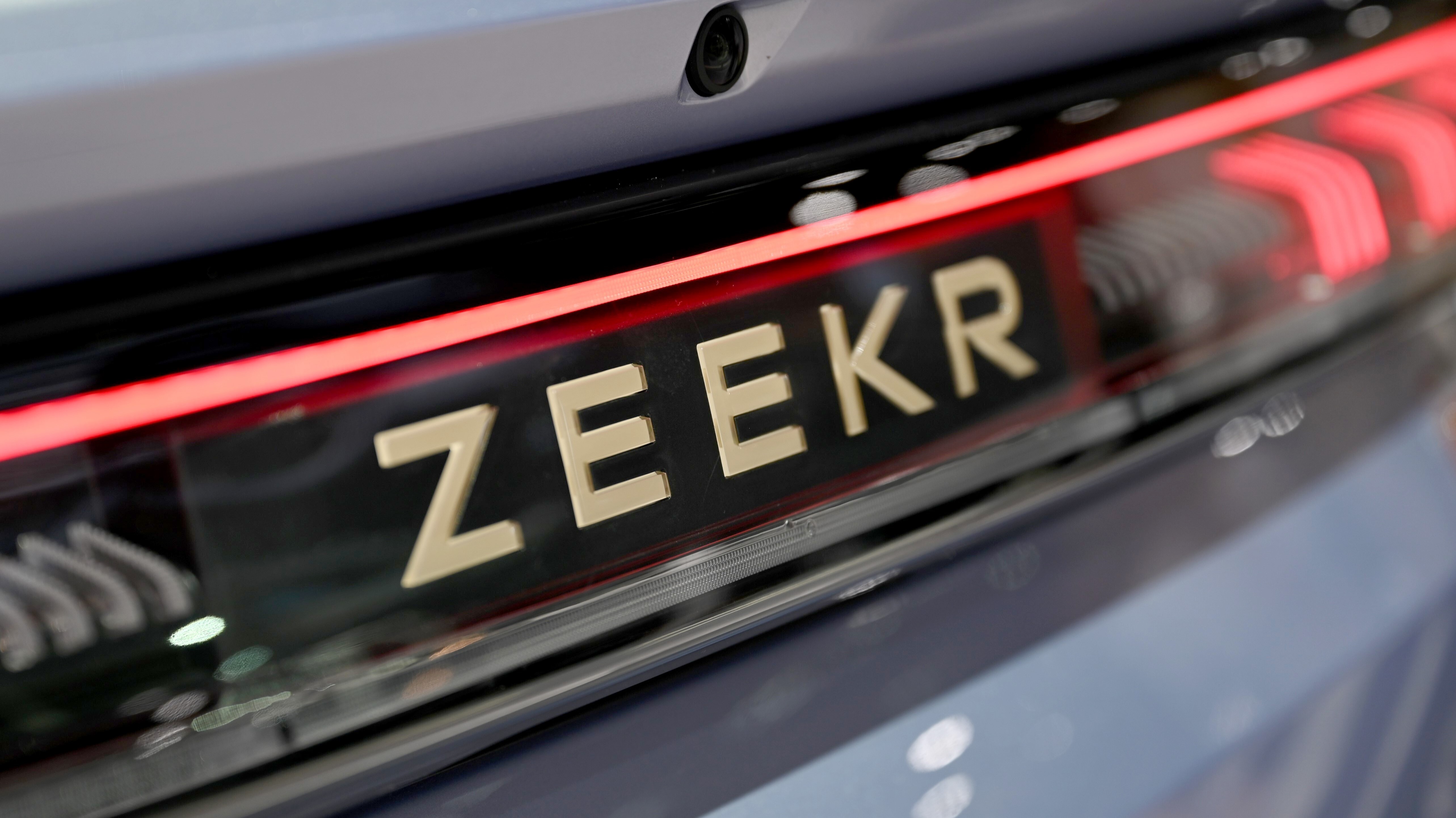 Средняя стоимость новых электромобилей в Петербурге снизилась почти на 30% за год