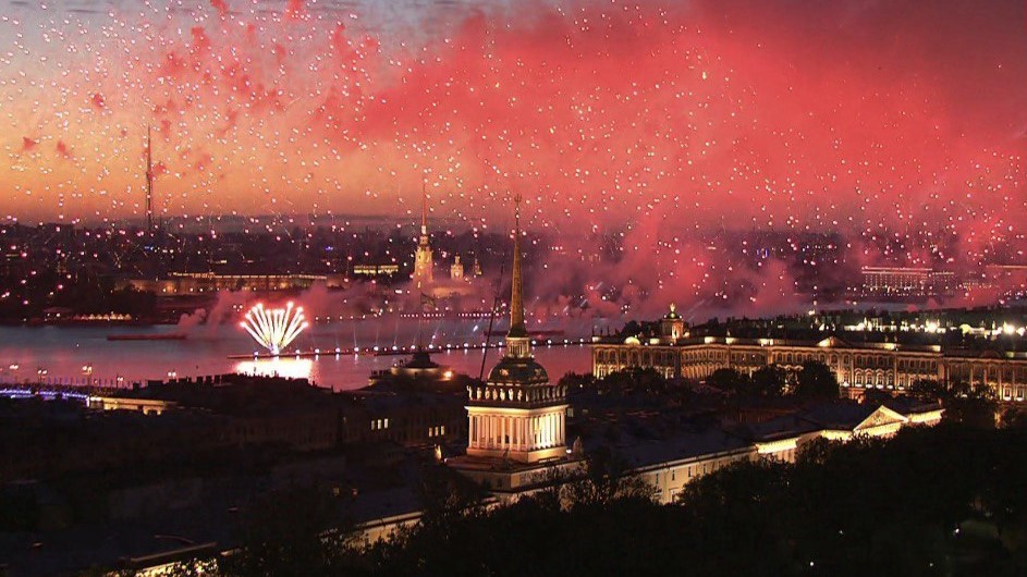 Власти Петербурга усилят контроль за крышами домов в преддверии «Алых парусов»