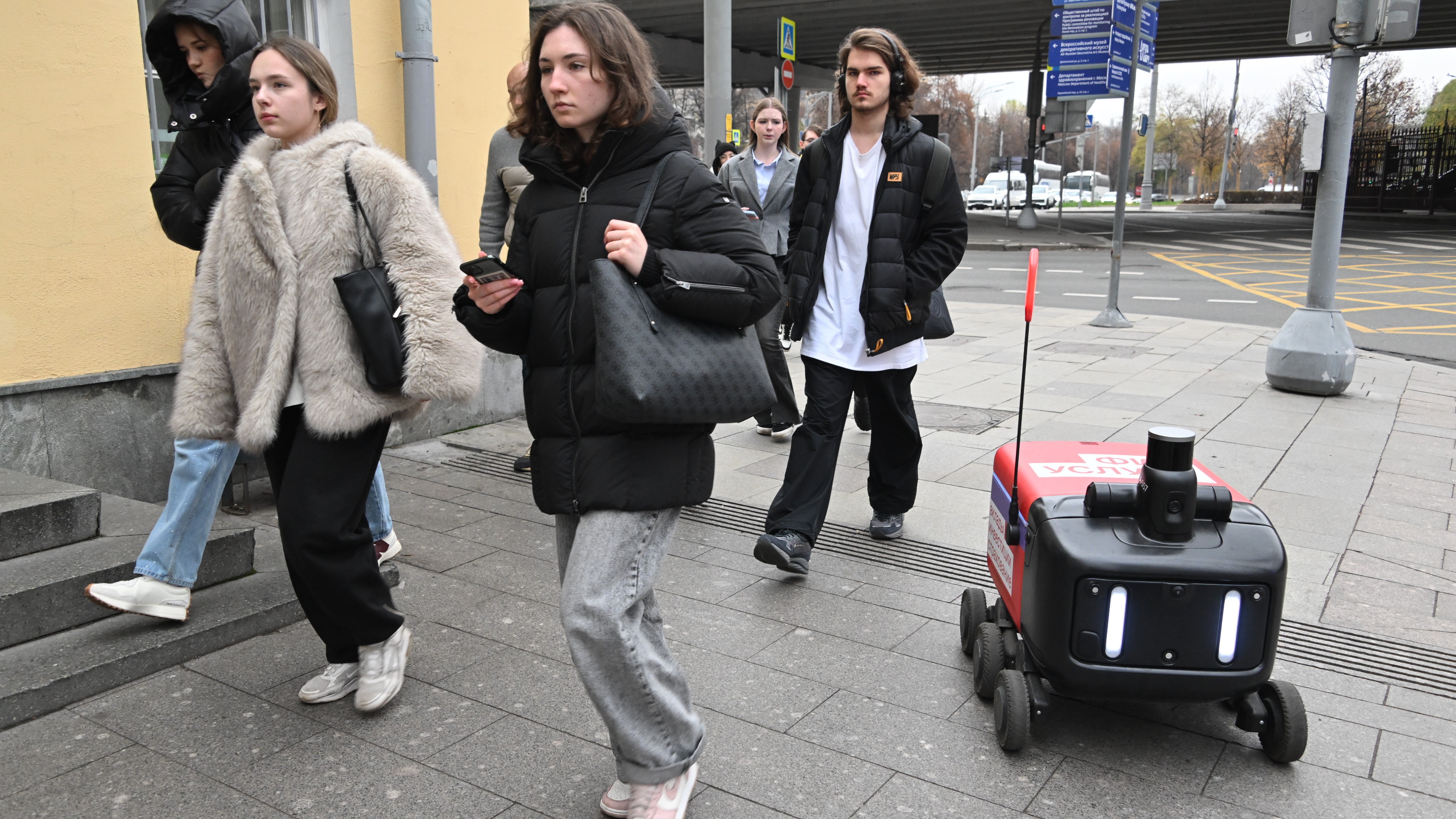 В Петербурге займутся правовым регулированием роботов-доставщиков 