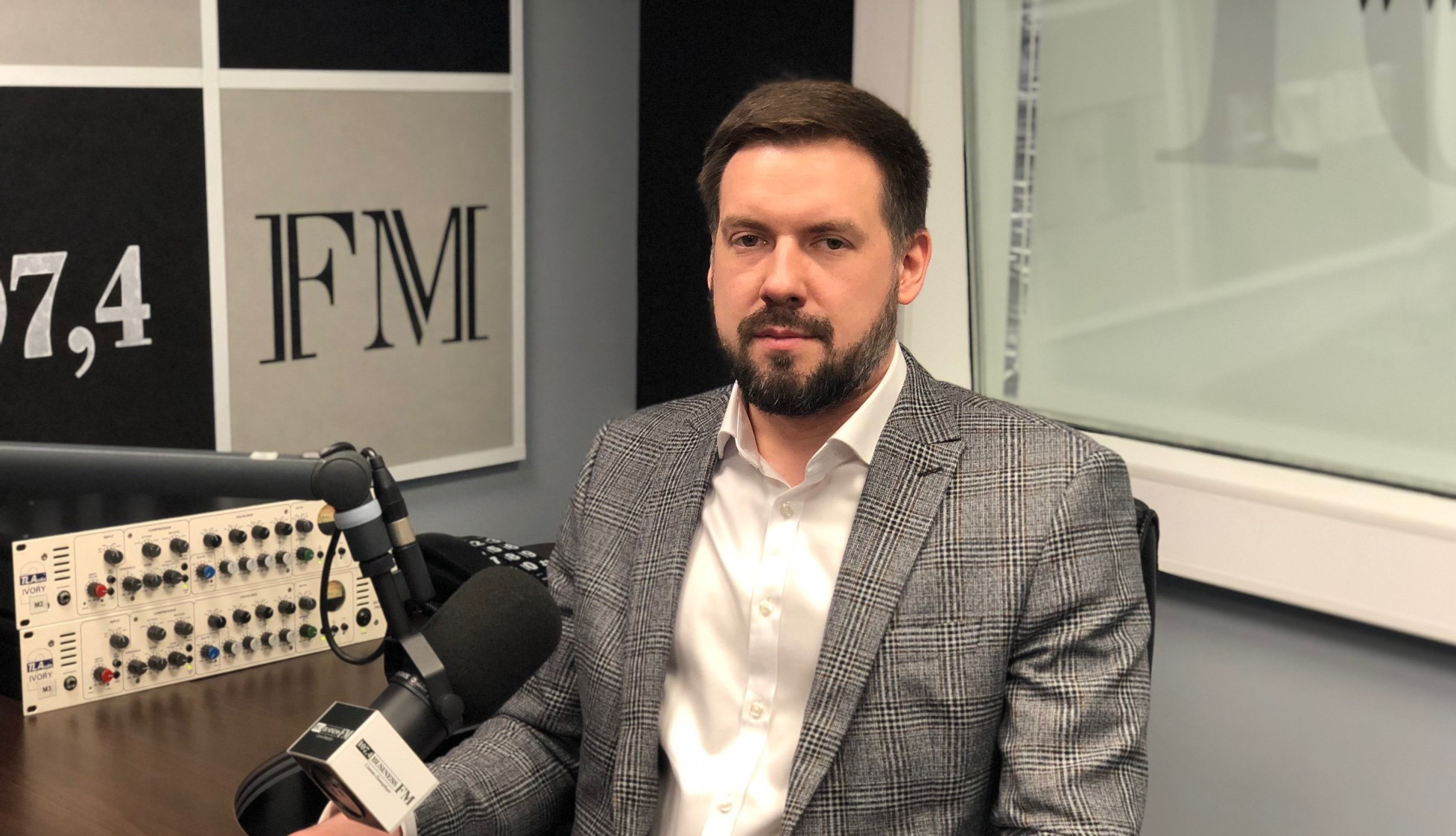 Алексей Корабельников рассказал о мерах господдержки в Петербурге в условиях санкций