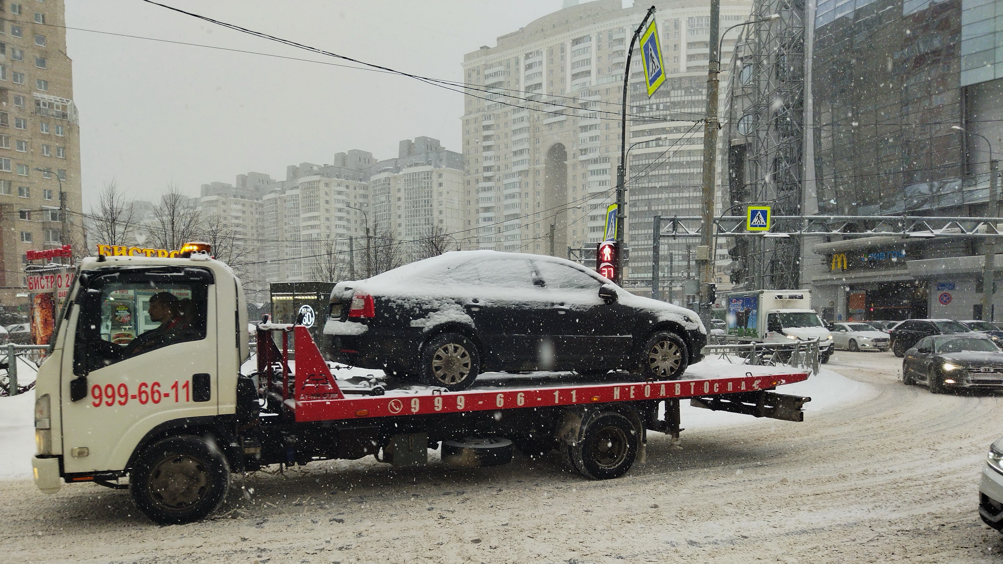Спрос на эвакуацию автомобилей в снегопад в Петербурге и Ленобласти вырос до 55%