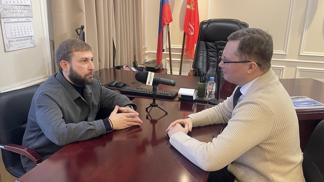 Глава комтранса Ваньчков призвал автомобилистов не мешать уборке улиц от снега