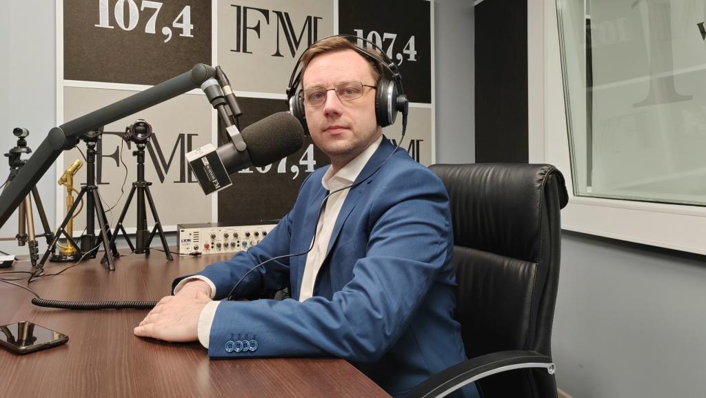 Владимир Полуянов: мигранты на СИМ, курилка в Пулково, пополнение активов ОСК