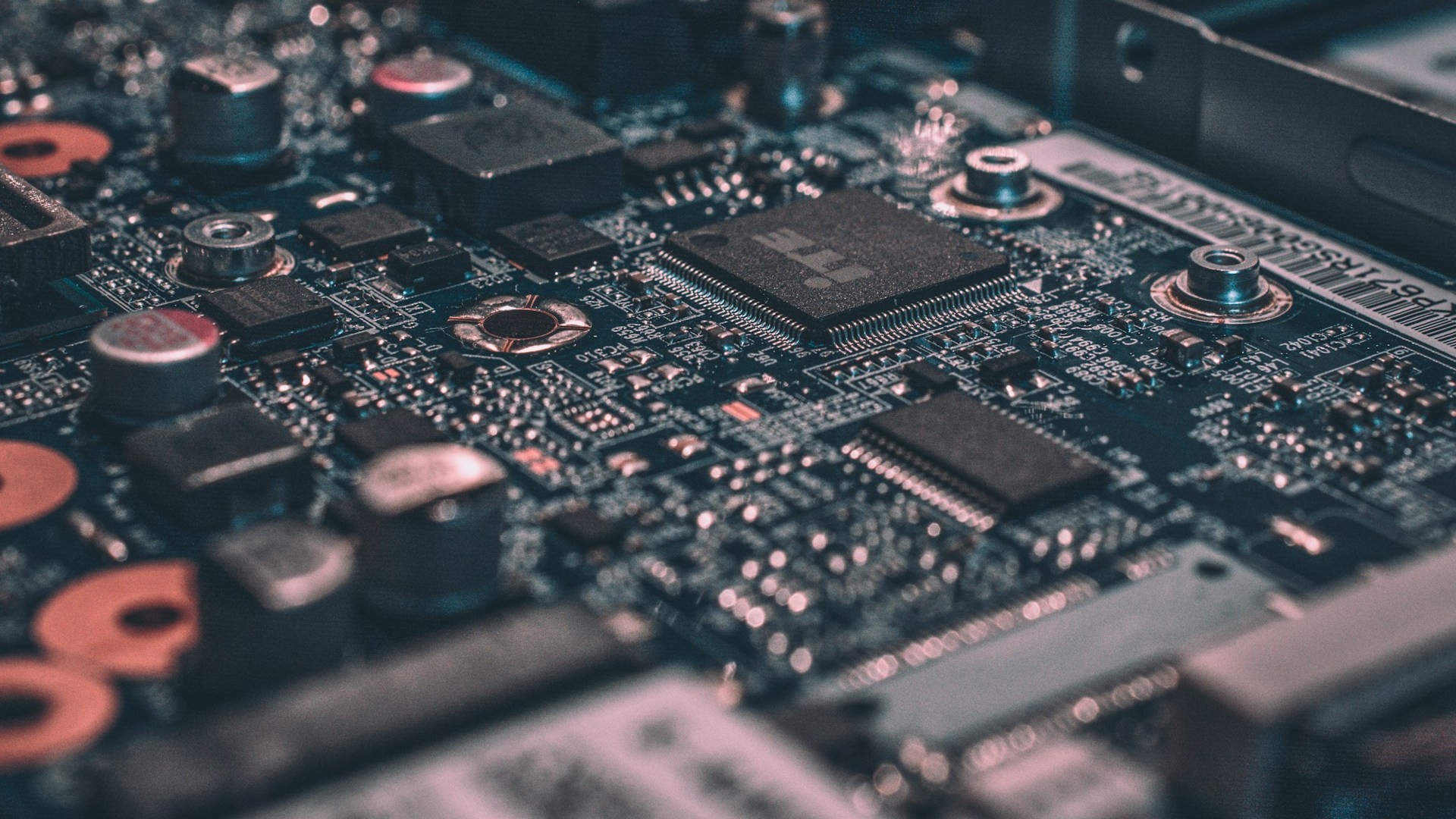 Новый кризис полупроводников vs европейский автопром: кто кого