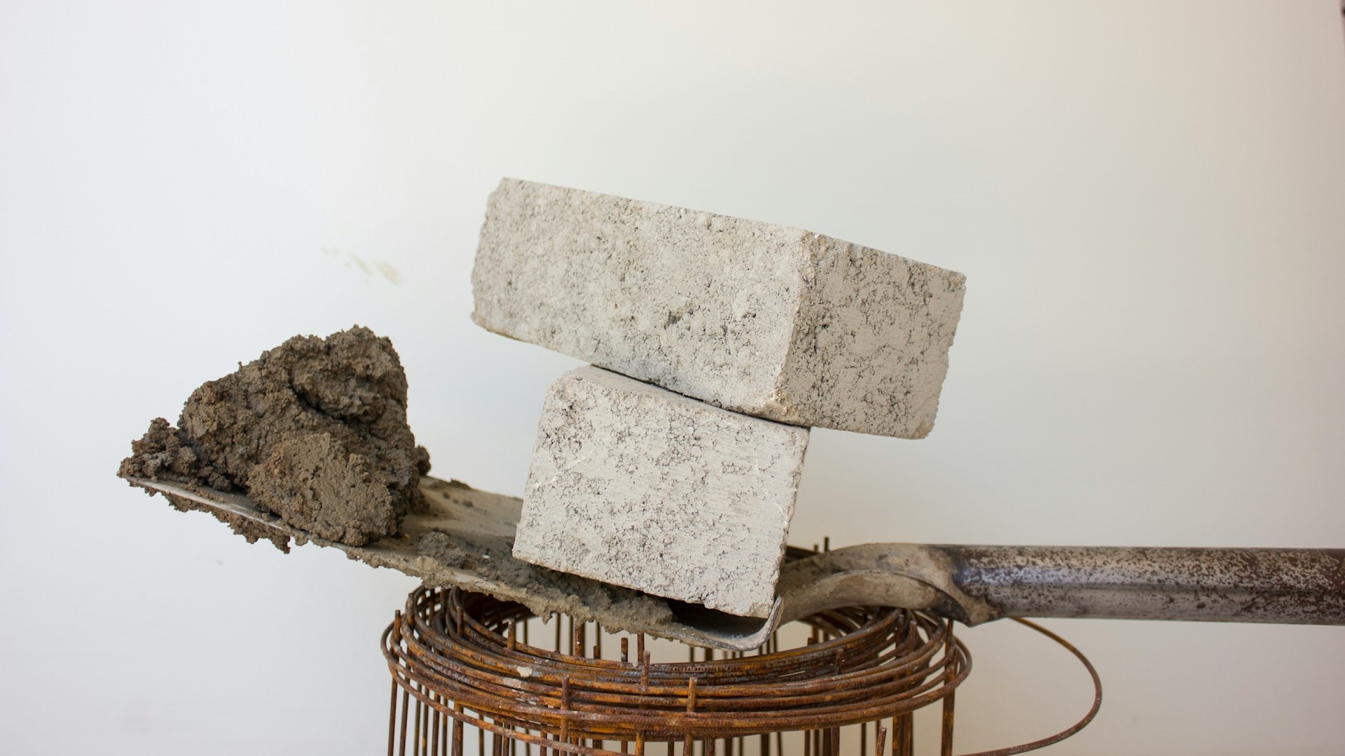 Производство цемента в России упало до значений пандемийного 2020 года