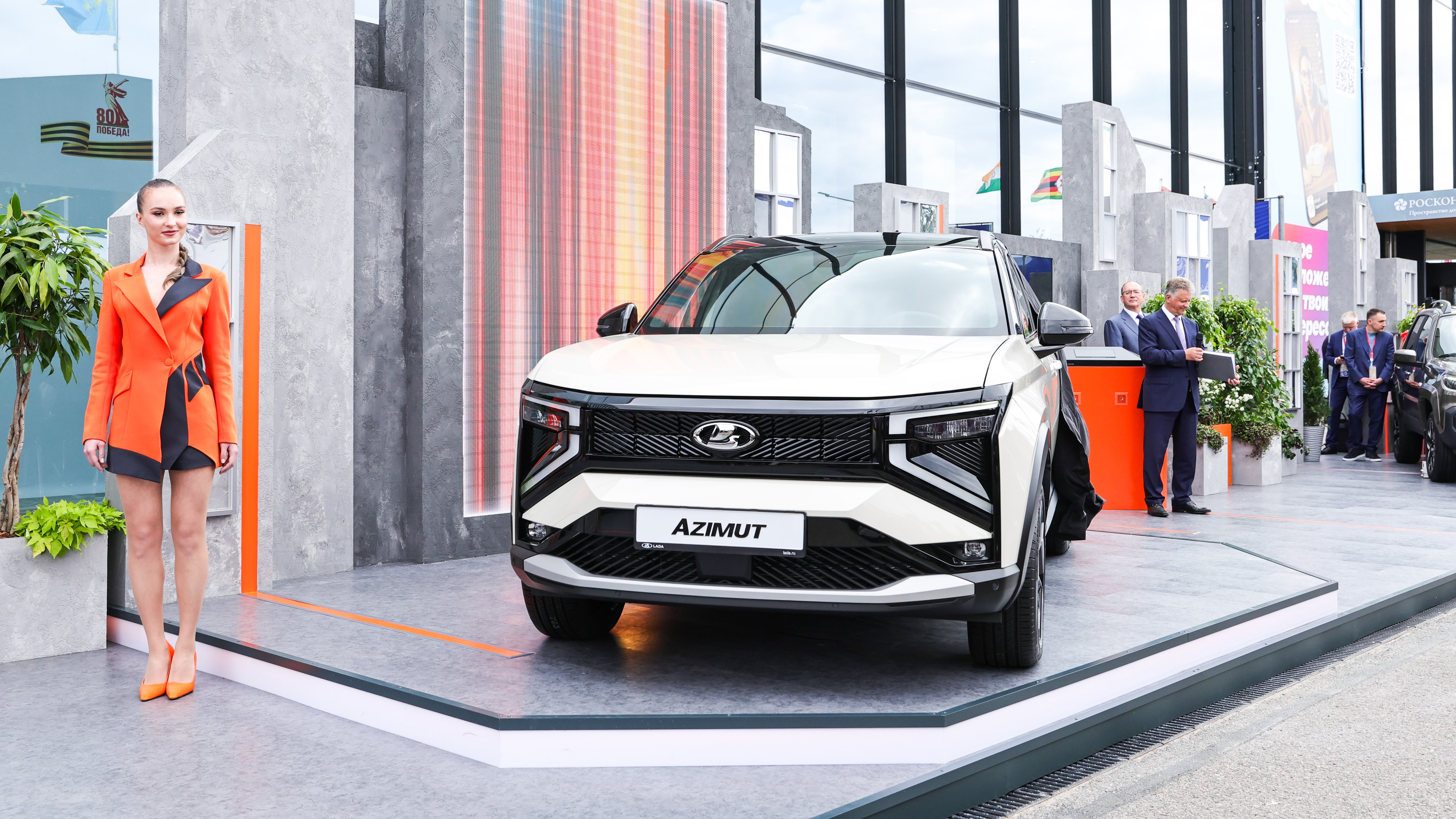 Кроссовер Lada Azimut впервые представили на выставке за границей