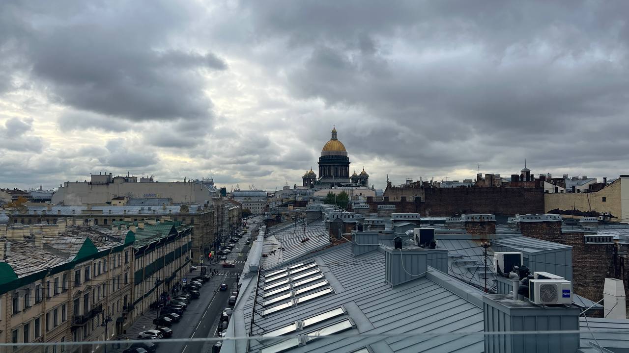 В Петербурге начался «сезон» незаконных экскурсий по крышам 