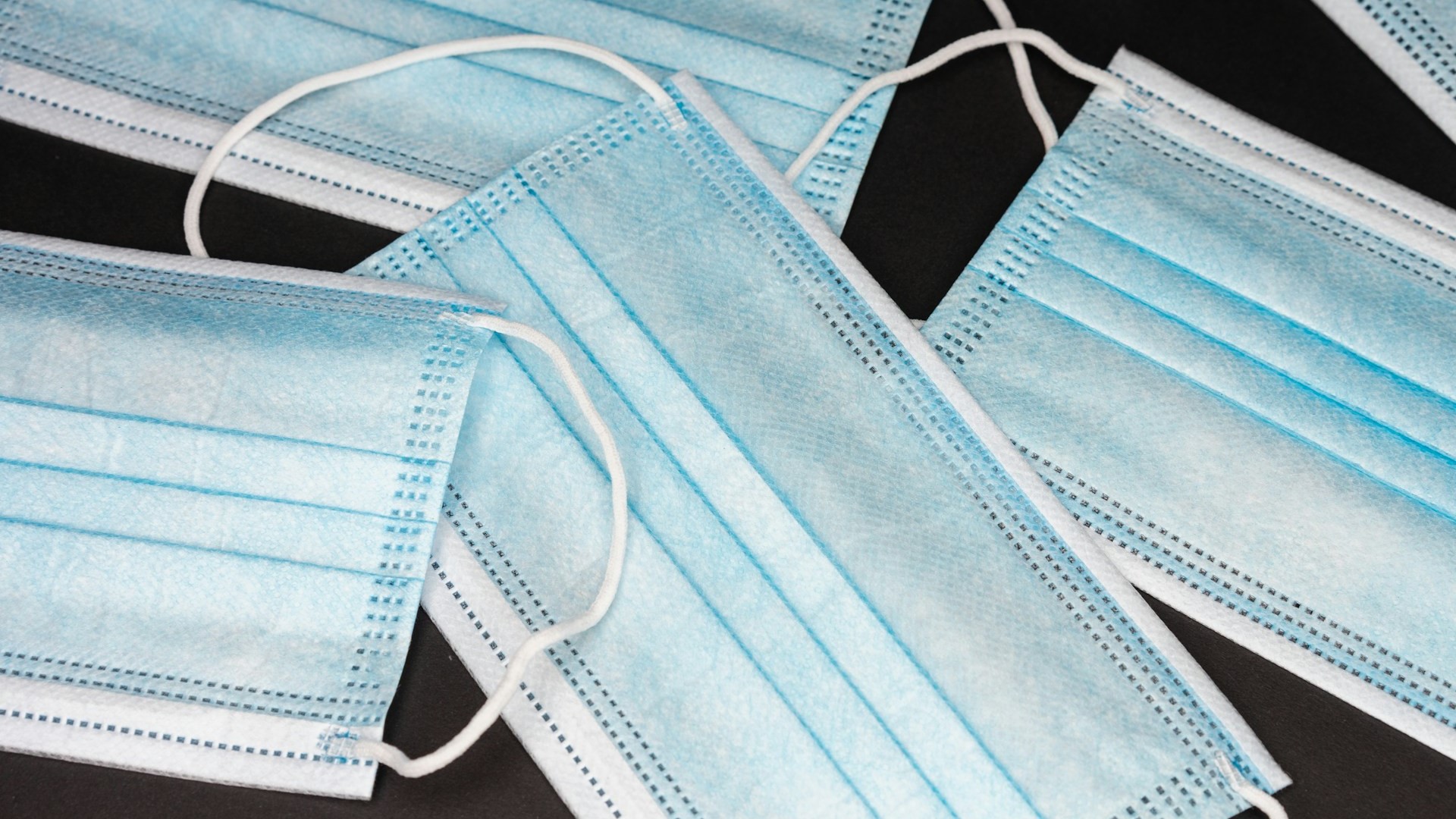 Число заражений ОРВИ и гриппом в Петербурге снизилось почти вполовину за неделю