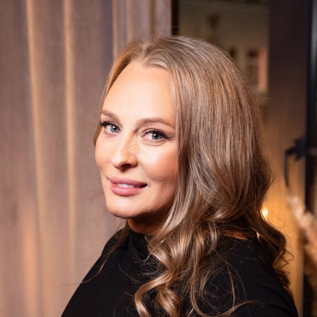 страхова.jpg